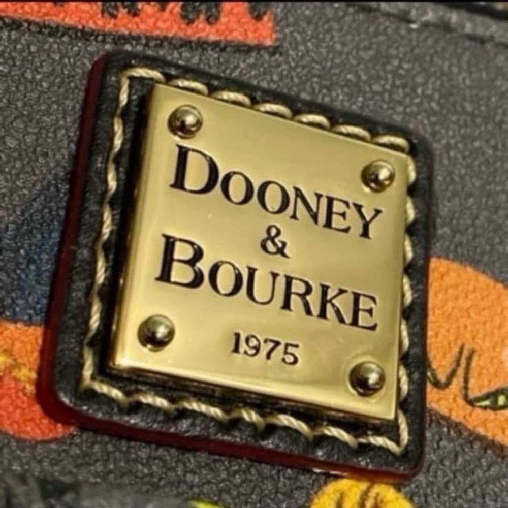 Disney parks x dooney & bourke villains Mickey Mouse ear hat crossbody purse - Picture 2 of 8